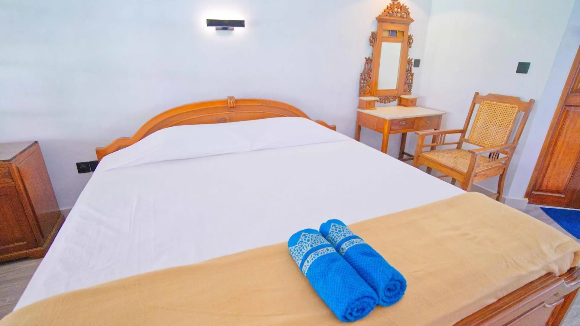 Uns Hotel - Bali Legian