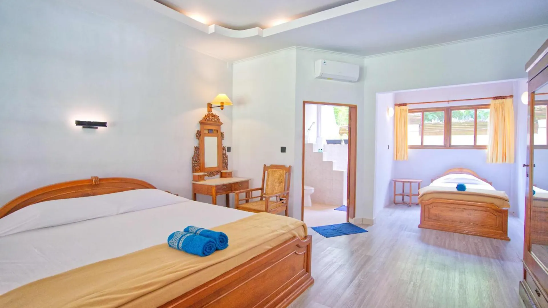 Uns Hotel - Bali Legian