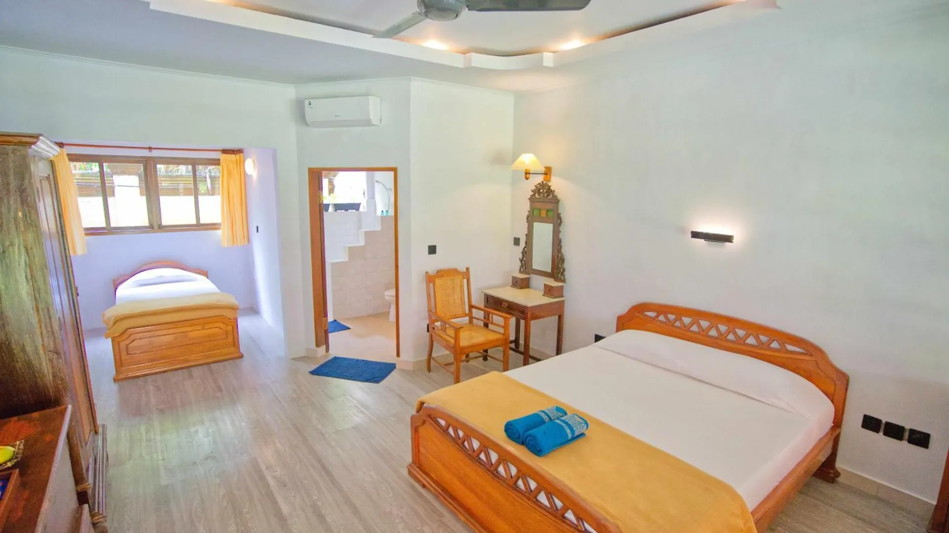 Uns Hotel - Bali Legian