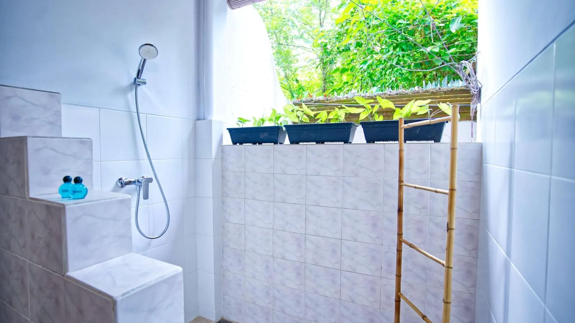 Uns Hotel - Bali Legian