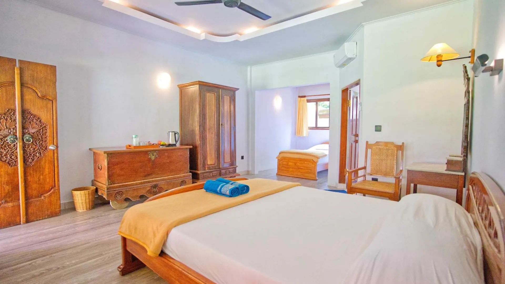Uns Hotel - Bali Legian