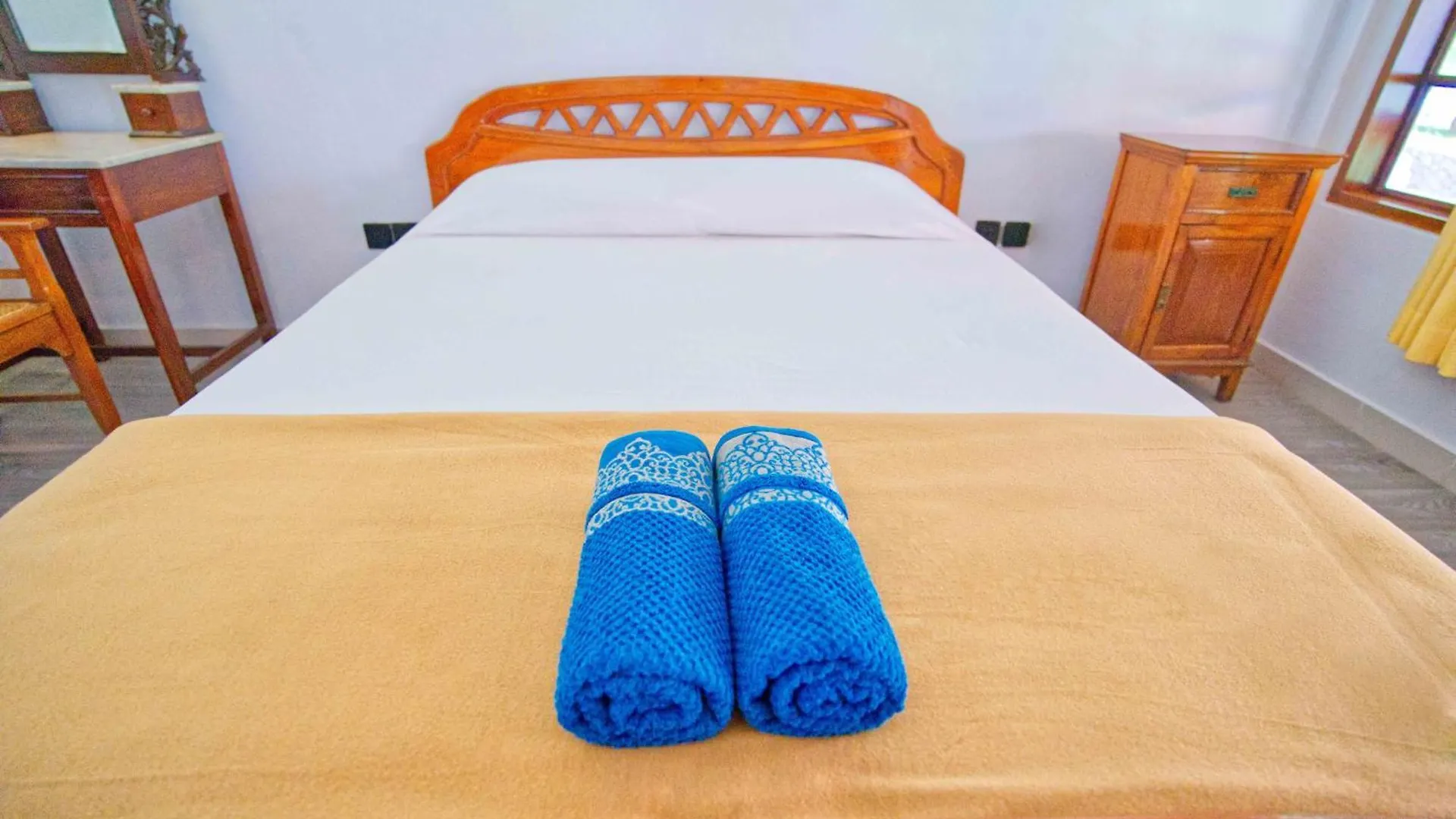 Uns Hotel - Bali Legian 3*,