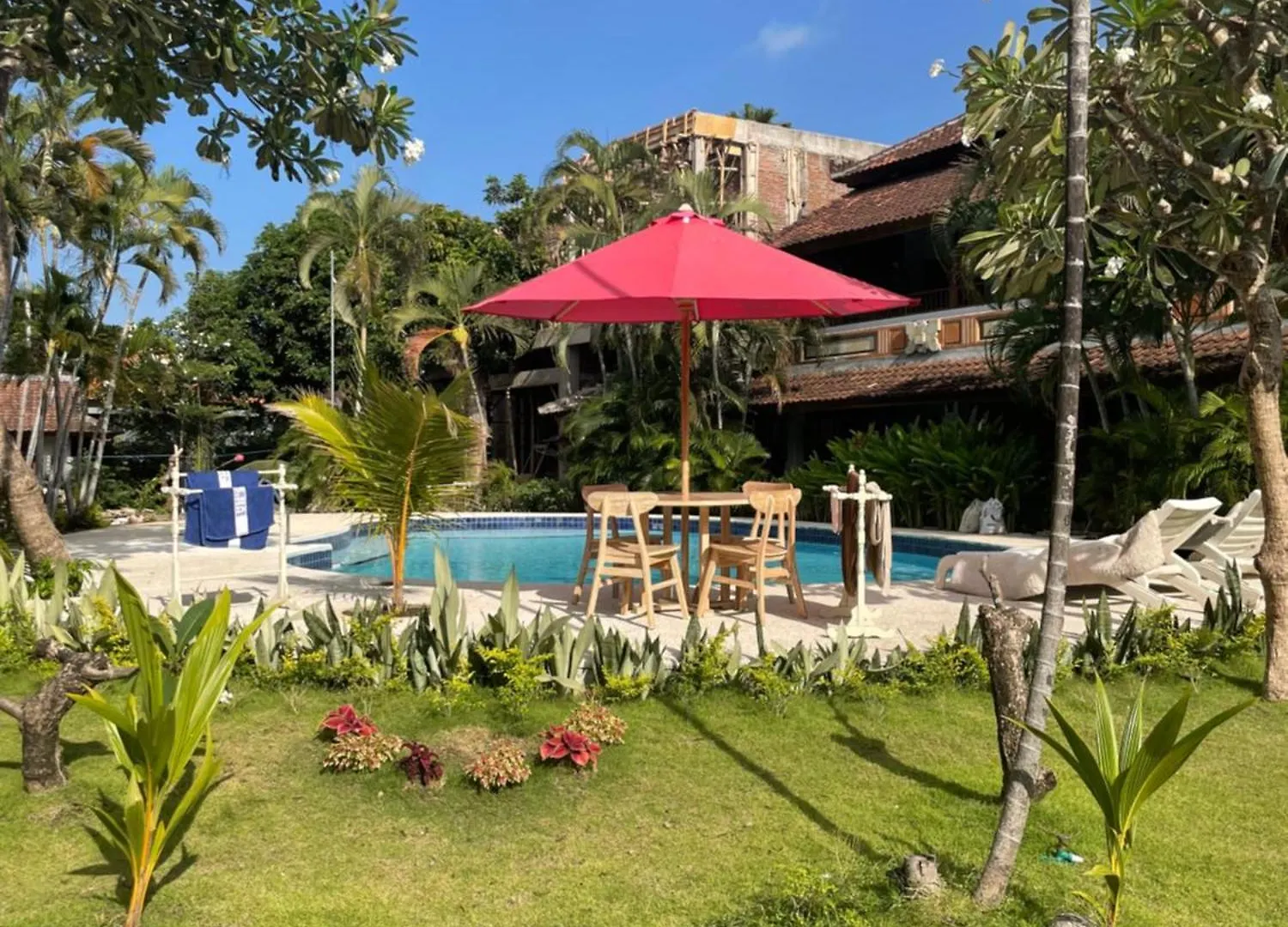 Uns Hotel - Bali Legian 3*,